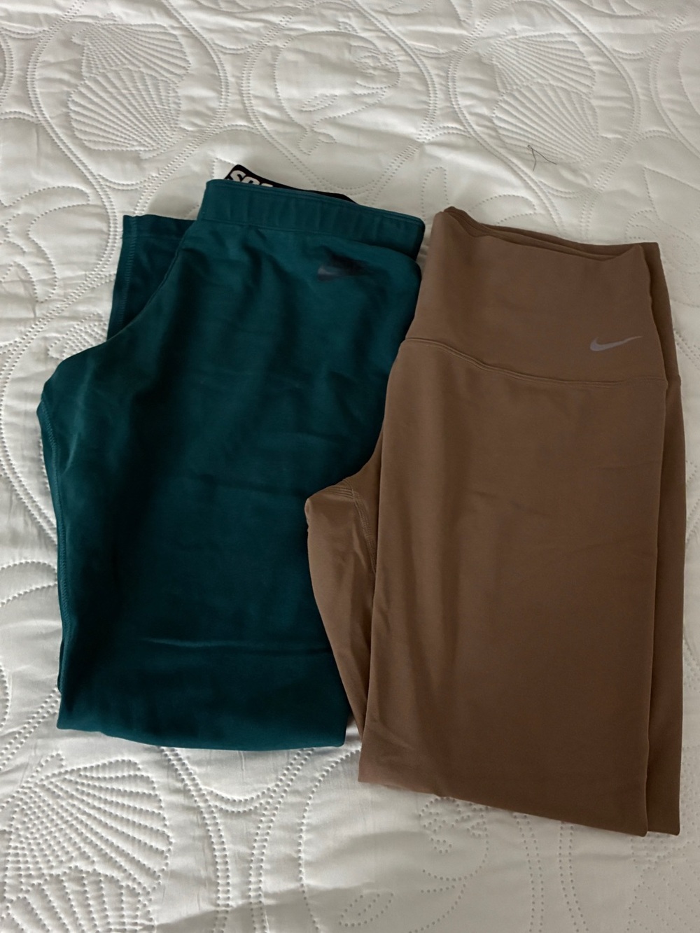 Nike Dri-FIT Women’s Leggings Bundle Teal & Taupe Size Large